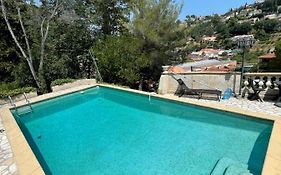 appartement bas de villa avec piscine privée partagée proche bord de mer
