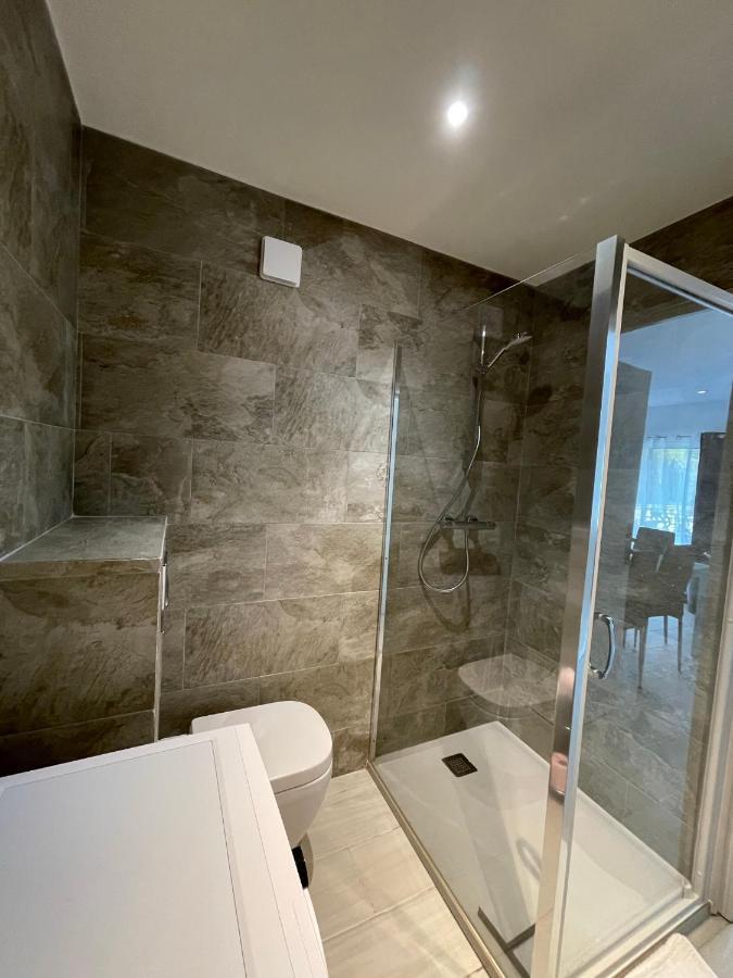 appartement bas de villa avec piscine privée partagée proche bord de mer Cagnes-sur-Mer Esterno foto