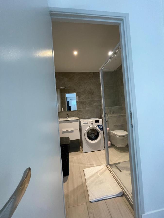 appartement bas de villa avec piscine privée partagée proche bord de mer Cagnes-sur-Mer Esterno foto